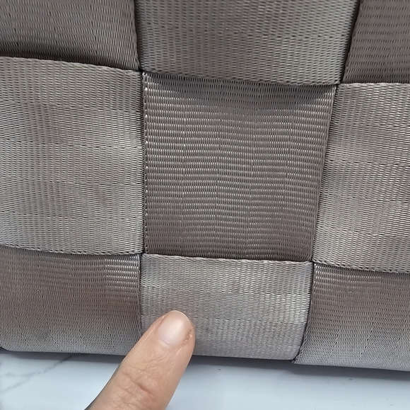 Harveys | Y2K tan beige woven seat belt strap mini shoulder bag purse - Picture 8 of 13